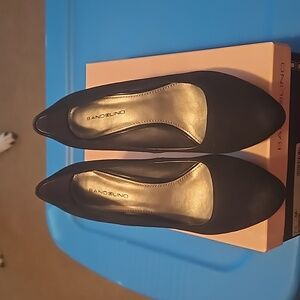 Bandolino black stiletto heels